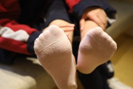 两学生妹展示